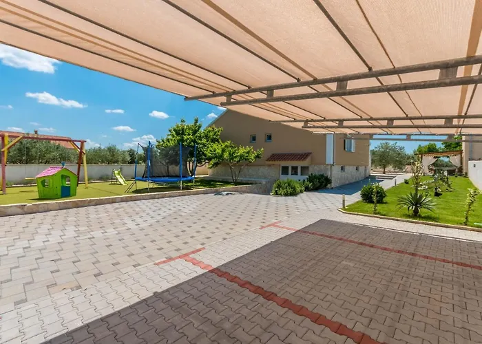 Branko Villa *