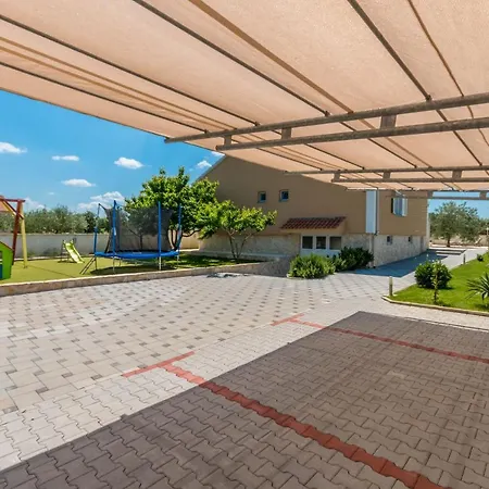 Branko Villa *